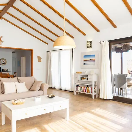 Arriba Villa Lajares