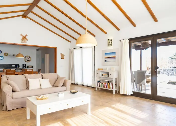 Arriba Villa Lajares