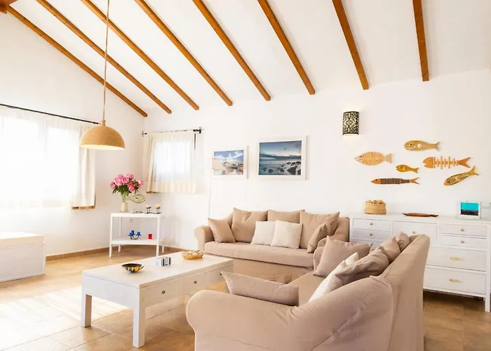 Arriba Villa Lajares