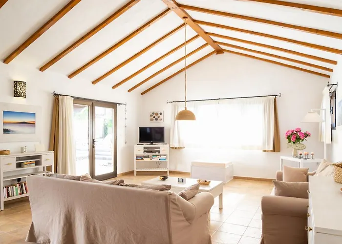 Arriba Villa Lajares